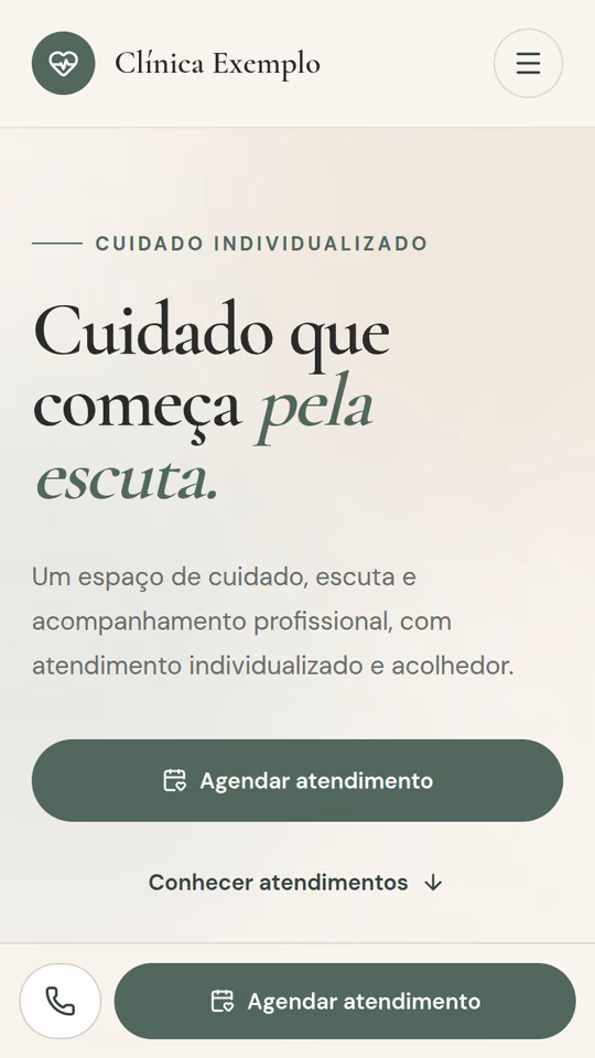 Página inicial do modelo de site para consultórios, com destaque para o menu, a seção de serviços e o formulário de contato.